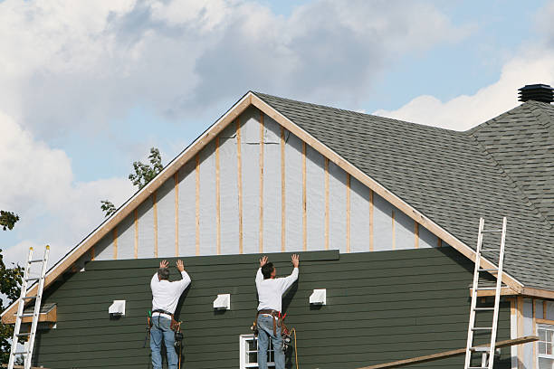 Professional Wood Siding technician working in Thompsontown, PA